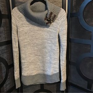Banana Republic 2 tone gray cowl turtle neck long sleeve sweater buckle detail S